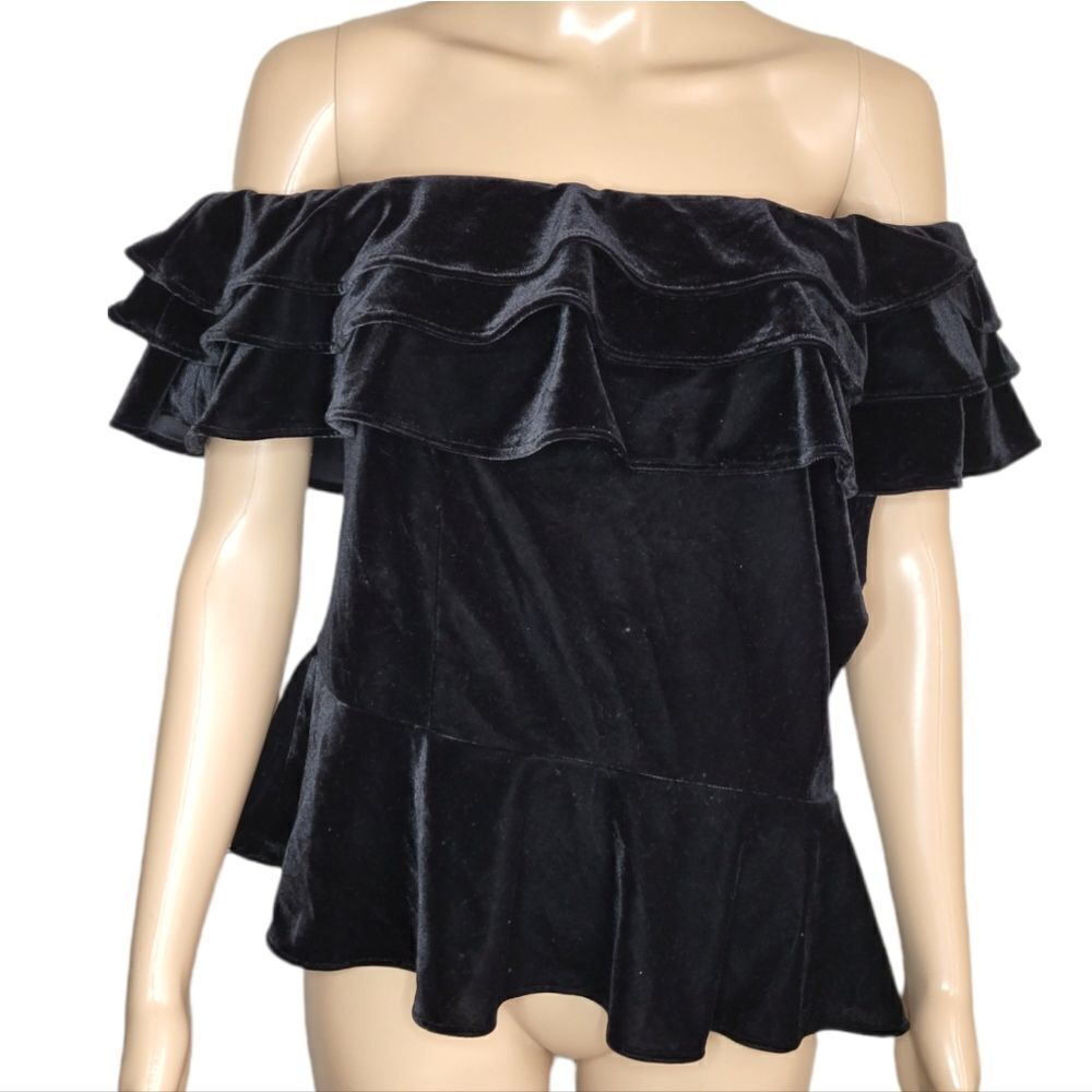 AQUA off the shoulder black velvet top. - Picture 3 of 10